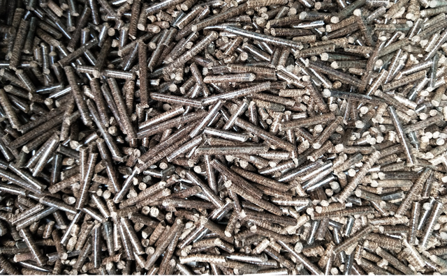 小型秸稈顆粒機(jī)加工的農(nóng)作物秸稈成型顆粒