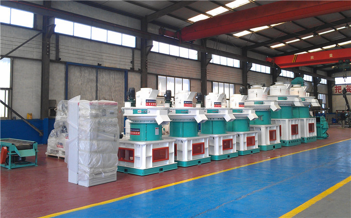 玉米秸稈顆粒機(jī)展示圖 玉米秸稈顆粒機(jī)展示圖