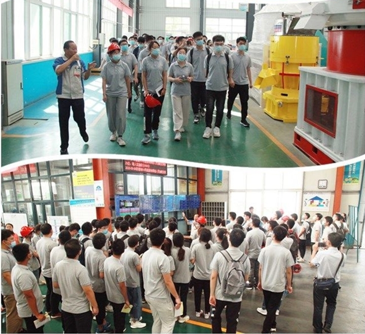 同學們進入顆粒機產(chǎn)品展廳與精益化生產(chǎn)車間 同學們進入顆粒機產(chǎn)品展廳與精益化生產(chǎn)車間