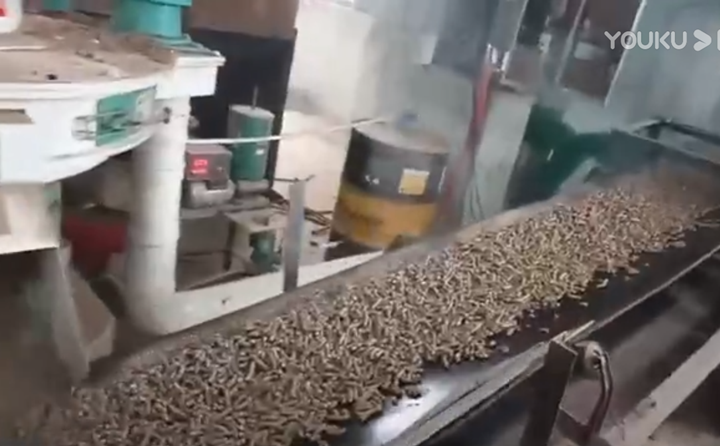 秸稈制粒機調試成功并正常生產