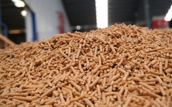 秸稈顆粒機械設備把秸稈變成賺錢的“棒棒” 秸稈顆粒機械設備把秸稈變成賺錢的“棒棒”