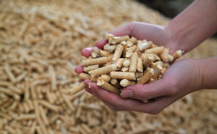 今年吉林省推動秸稈原料化、燃料化、肥料化、飼料化和基料化模式綜合利用。“秸稈革命”正在深刻改變今年的秋收工作